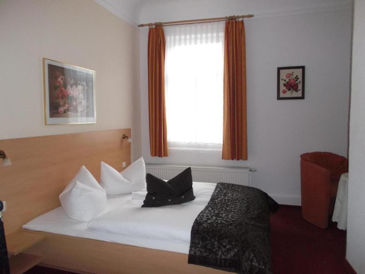 Hotelpension Am Dom Ерфурт Екстериор снимка